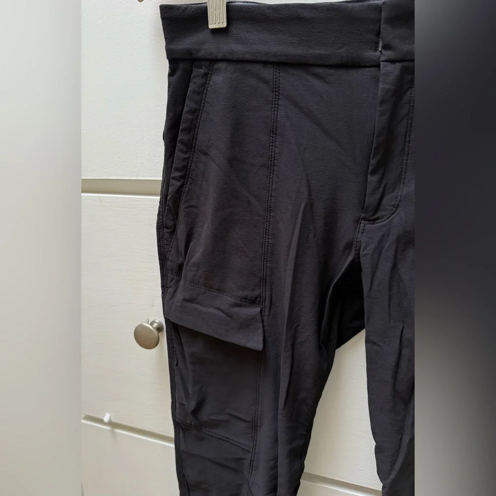 Athleta Wander Utility pant in black and size 4. - Picture 7 of 13